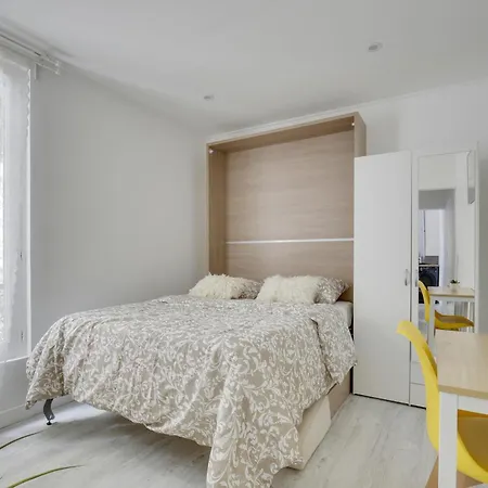 Chic Near Paris Bois-Colombes